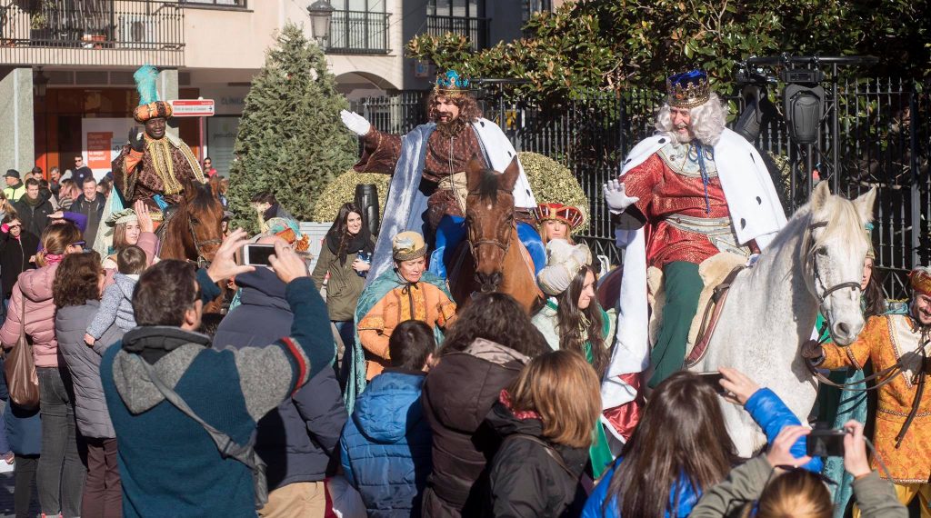 En fotos - Así recibieron a los Reyes Magos en la Gran Cabalgata de Pozuelo de Alarcón 19