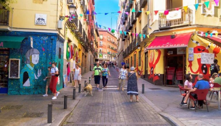 Embajadores: el barrio más antiguo y ‘cool’ de Madrid