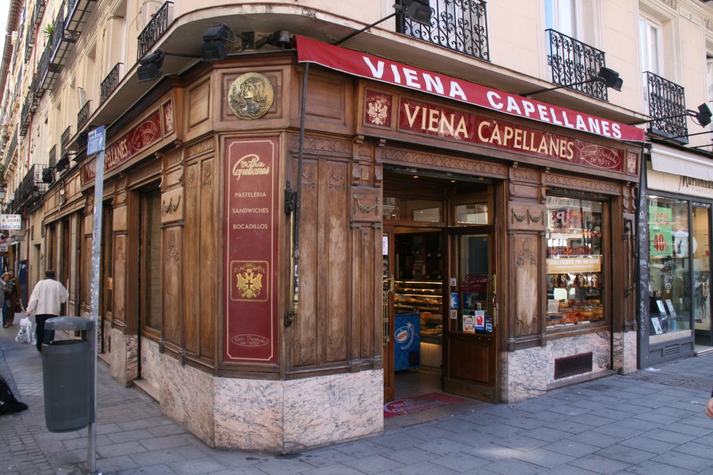 Cinco establecimientos históricos de Madrid que 'milagrosamente' continúan abiertos 4