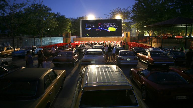 Cine de Verano de La Bombilla: más de 100 películas en dos pantallas gigantes