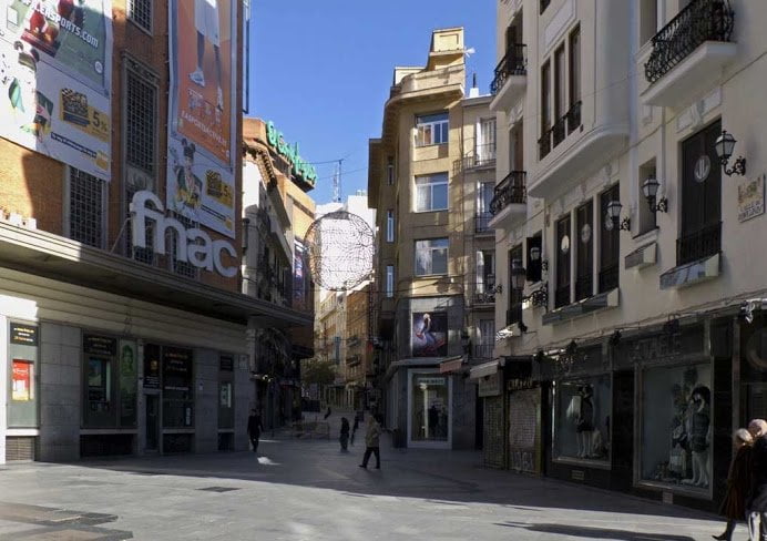 Rompelanzas: la calle más corta y transitada de Madrid