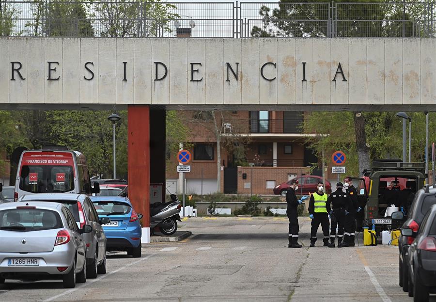 La Comunidad de Madrid activa un plan de choque "urgente" en las residencias de mayores 10