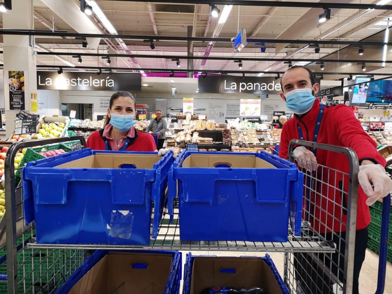 Carrefour abonará 200 euros a sus empleados por su dedicación durante el estado de alarma