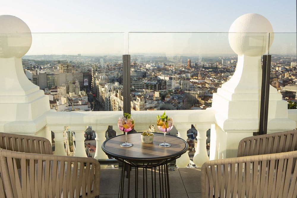 Reabre la terraza 360º del hotel Riu Plaza España 1
