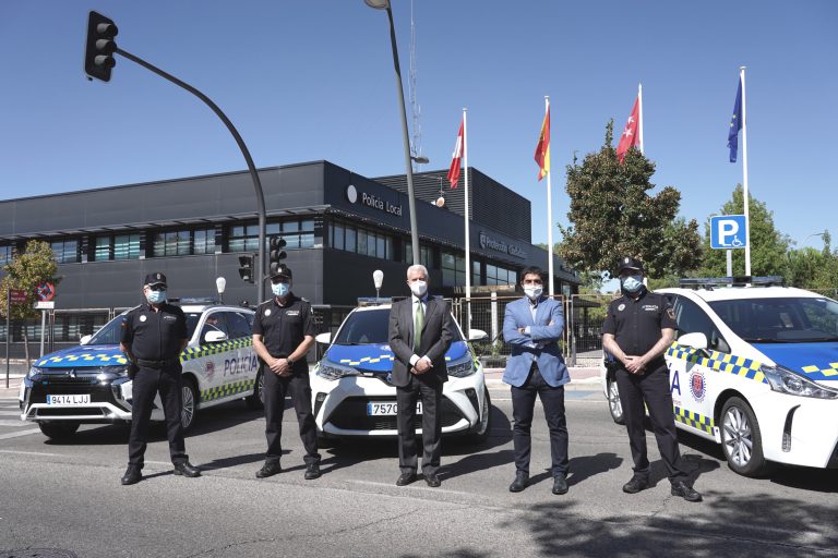 13 nuevos coches híbridos para la Policía de Sanse