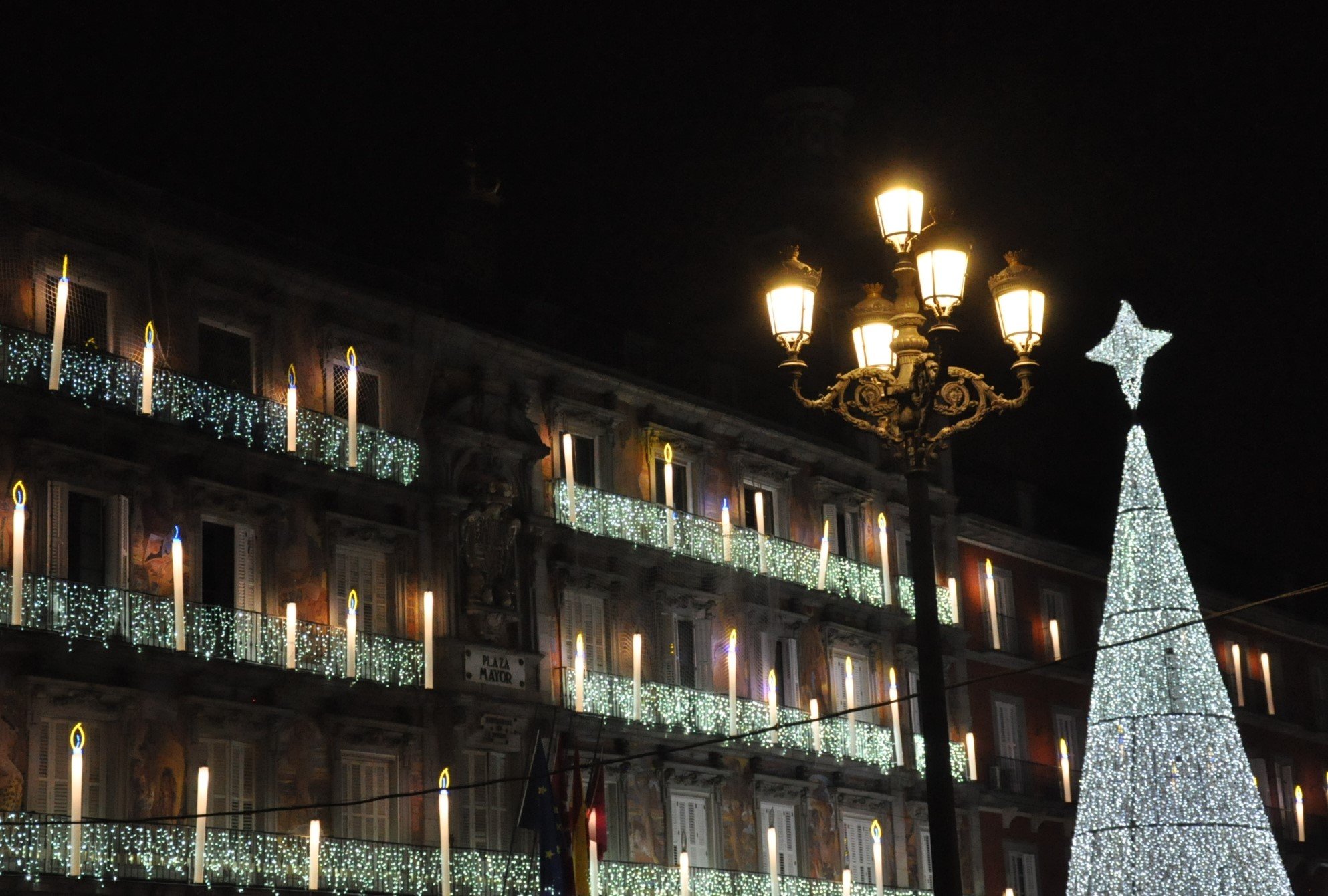 La luz de la Navidad inunda Madrid 36