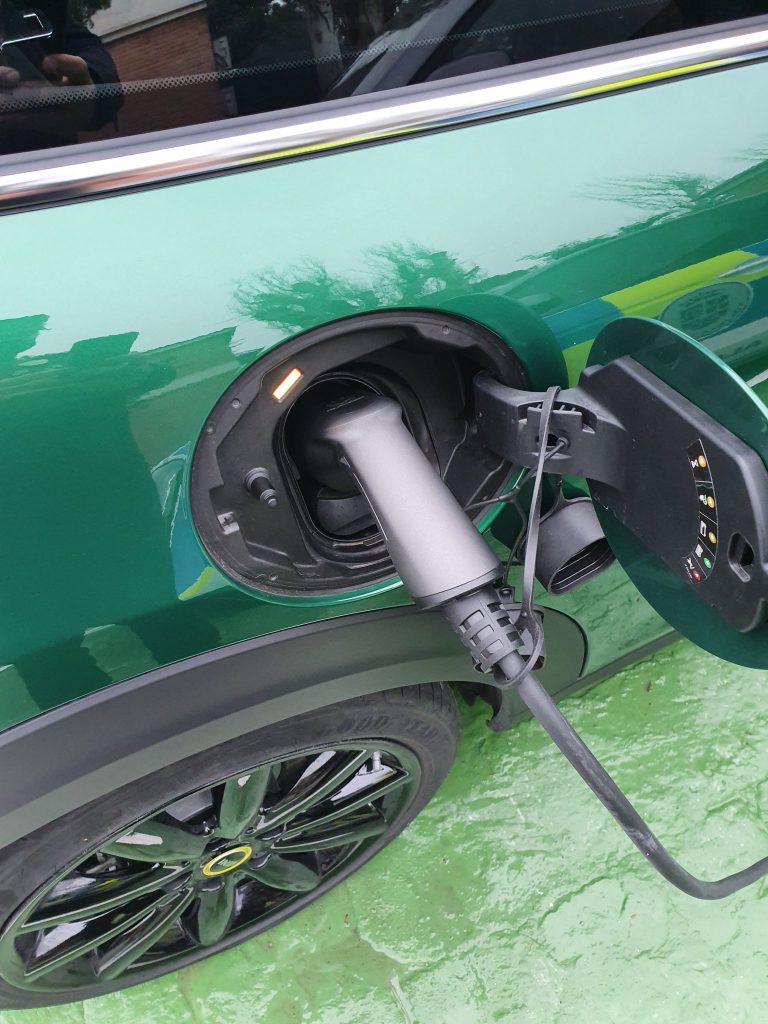 Dos nuevos puntos de recarga de vehículos eléctricos en Alcobendas 5