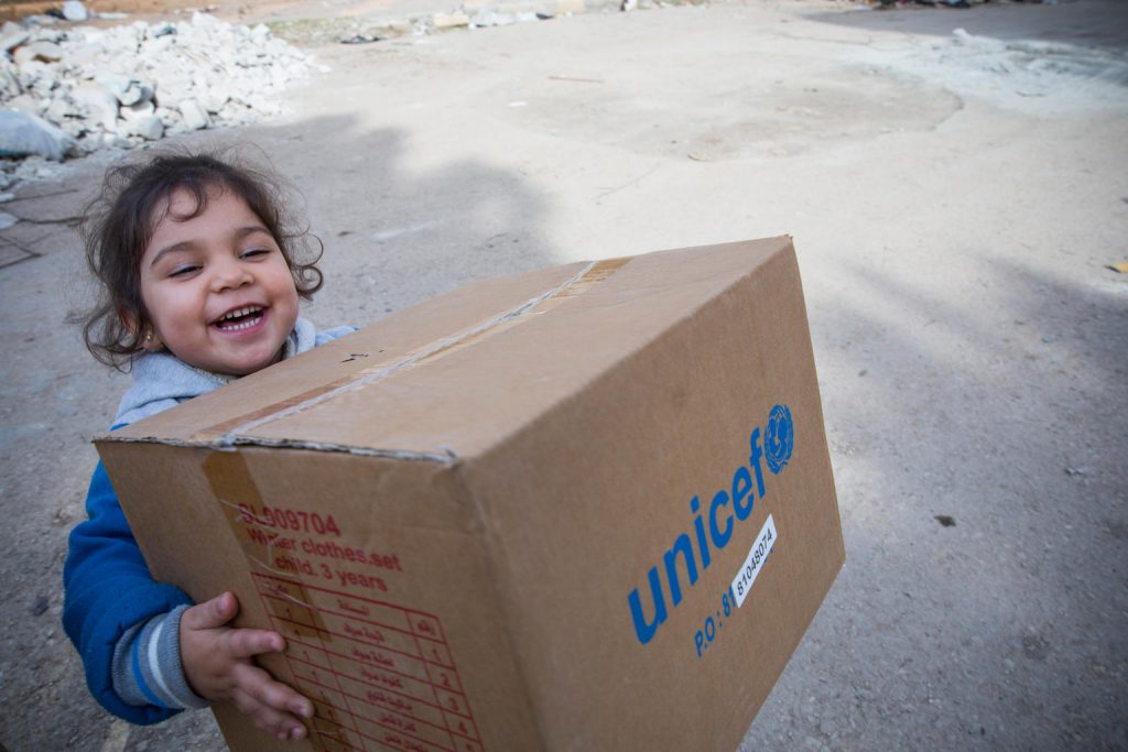 Envía cajas llenas de vida con Regalo Azul de UNICEF 12
