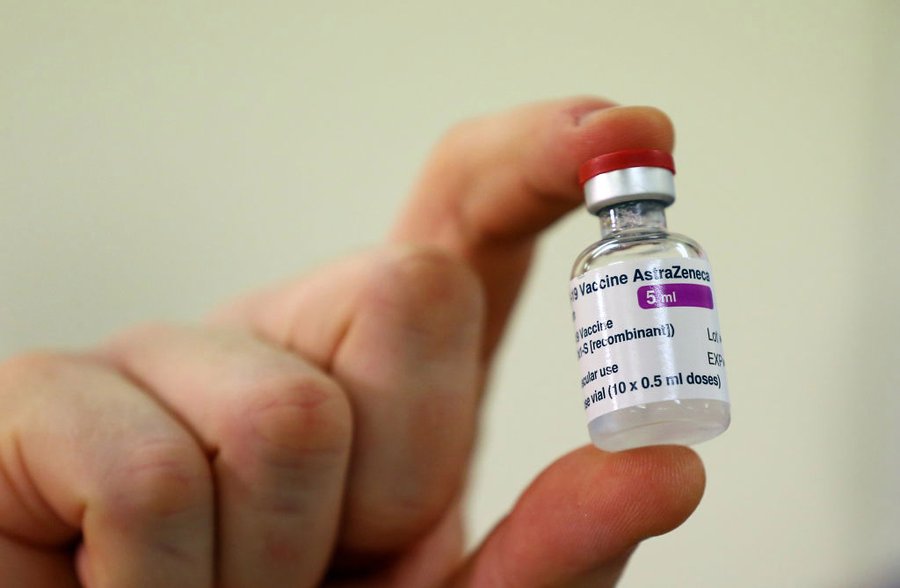 Madrid deja de vacunar con AstraZeneca a los menores de 60 años 7