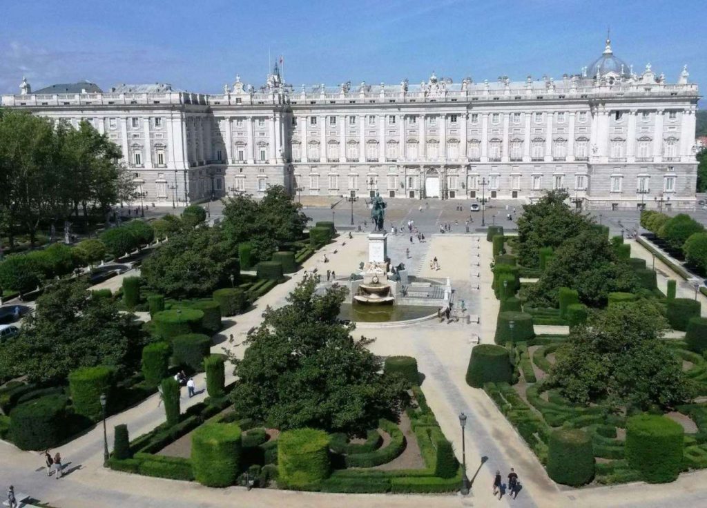Madrid: reasons to travel, reasons to stay 2