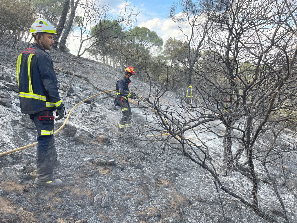 Comienza la investigación del incendio del pantano de San Juan tras darse por extinguido 13