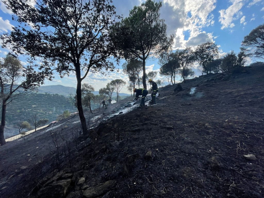 Comienza la investigación del incendio del pantano de San Juan tras darse por extinguido 17