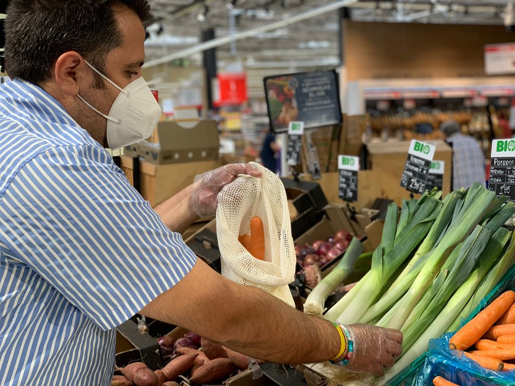 Carrefour reduce un 50% la presencia de plástico en envases de frutas y verduras 7