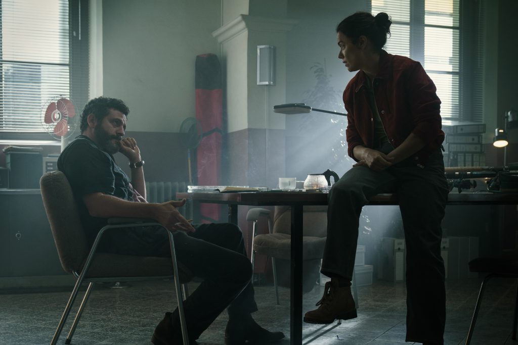 Netflix trae el thriller español 'Feria: La luz más oscura' 9