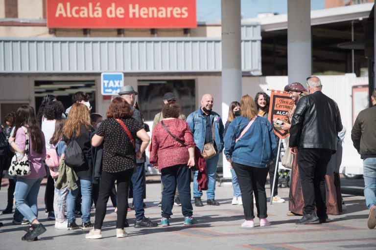 El Tren de Cervantes regresa con los primeros turistas a Alcalá de Henares