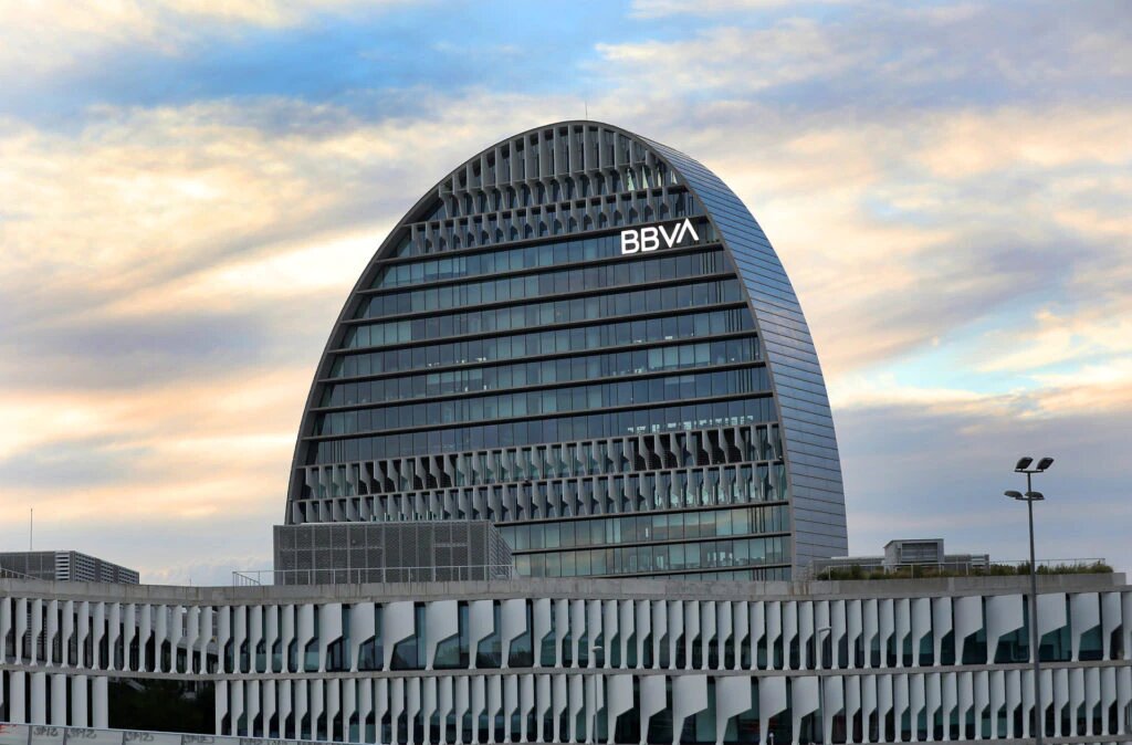BBVA contratará a 350 personas en España para reducir la brecha digital 2