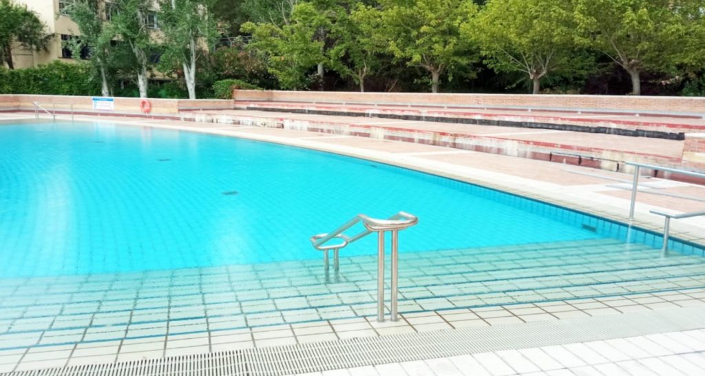 Abren las piscinas de verano del Centro de Natación M-86 10