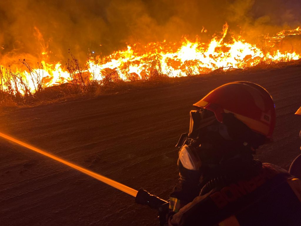 El incendio de Guadalix de la Sierra (ya estabilizado) tardará días en extinguirse 14
