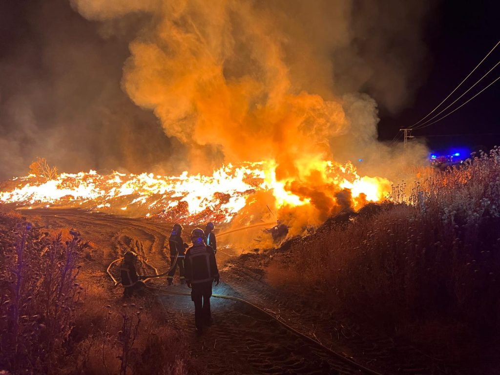 El incendio de Guadalix de la Sierra (ya estabilizado) tardará días en extinguirse 11