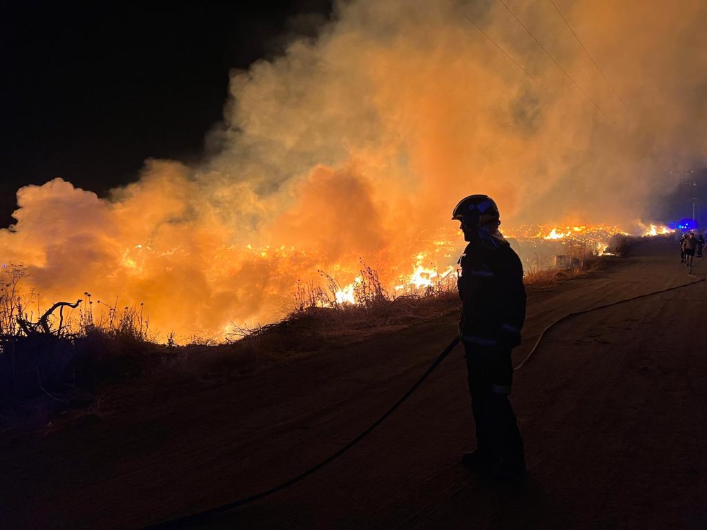 El incendio de Guadalix de la Sierra (ya estabilizado) tardará días en extinguirse 9
