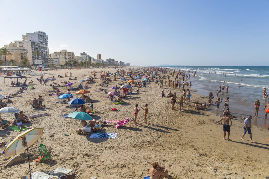 Línea Madrid-Gandia: Playa Nord, la joya mediterránea de la Safor 2