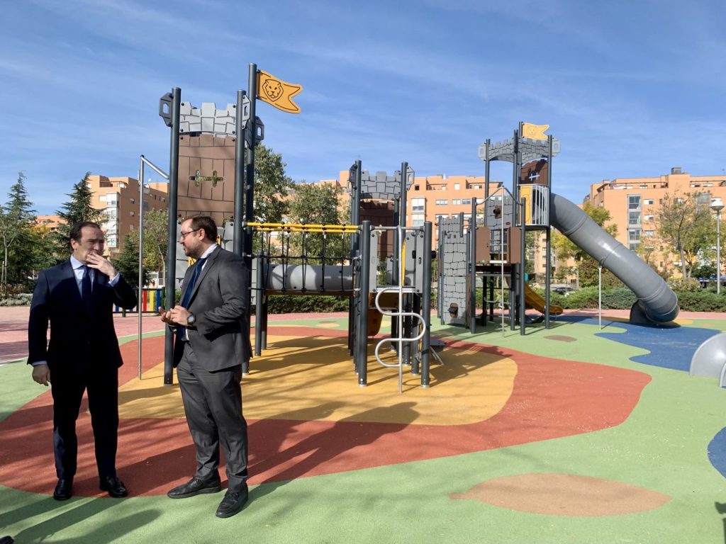 Sanchinarro inaugura dos áreas de juego infantil accesibles 2