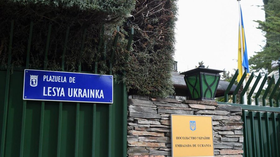 Una carta bomba provoca un herido en la embajada de Ucrania en Madrid 1