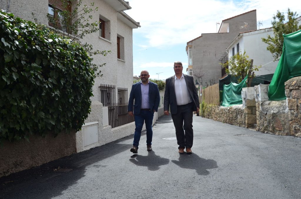 La Comunidad de Madrid finaliza el asfaltado en 33 calles de Manzanares El Real 1