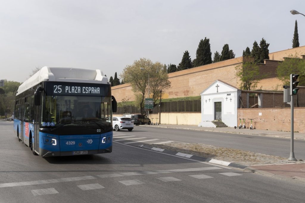 La EMT refuerza catorce líneas de autobuses en las fiestas de San Isidro 1