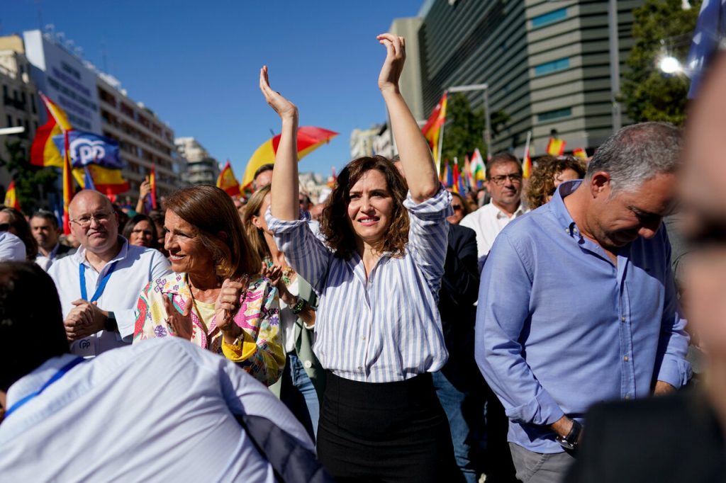 El acto contra la amnistía en Madrid reúne a más de 60.000 personas 19