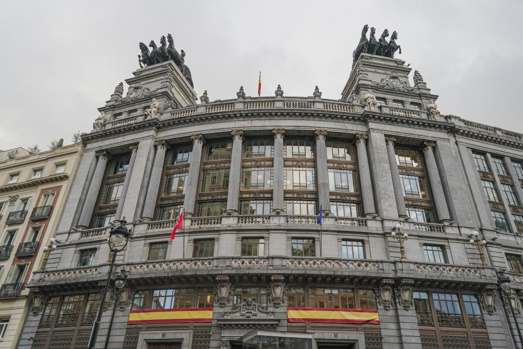 Leonor de Borbón y Ortiz jura la Constitución en un Madrid teñido de un dulce rojo y amarillo 10