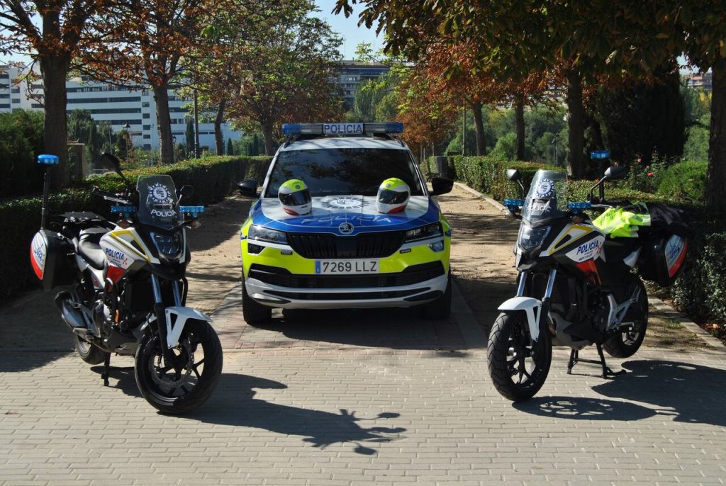 La Policía Municipal de Móstoles renueva el uniforme de los motoristas de la Unidad Especial de Tráfico 7