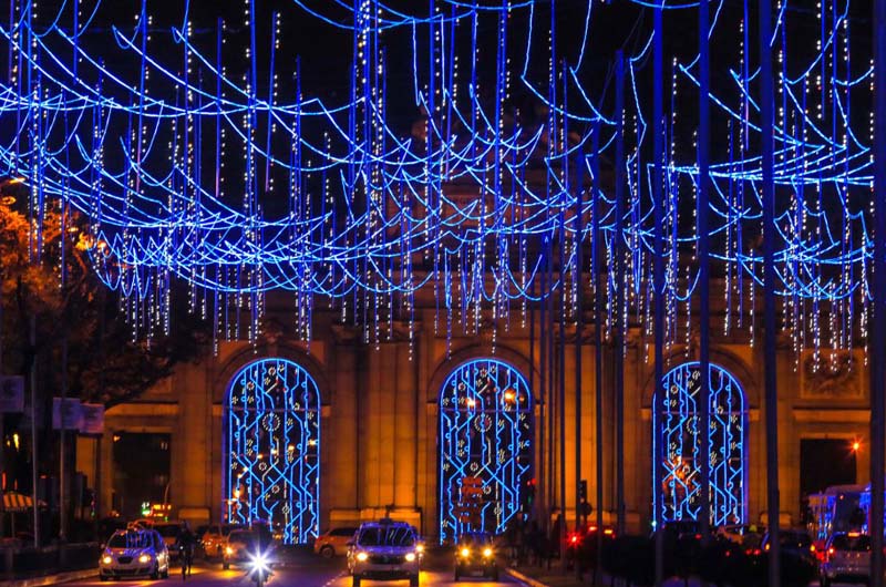 Cine, fuegos artificiales y cortes de tráfico, protagonistas del encendido de las luces navideñas en Madrid 2