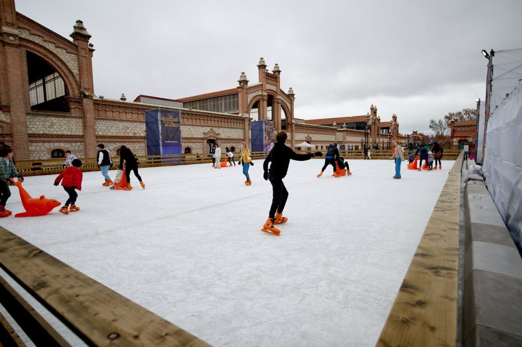 Patinar sobre hielo en Navidad: estas son las mejores pistas de Madrid 1