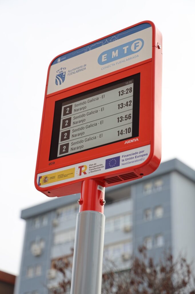 La EMTF instala pantallas con información de la frecuencia de los autobuses en Fuenlabrada 3