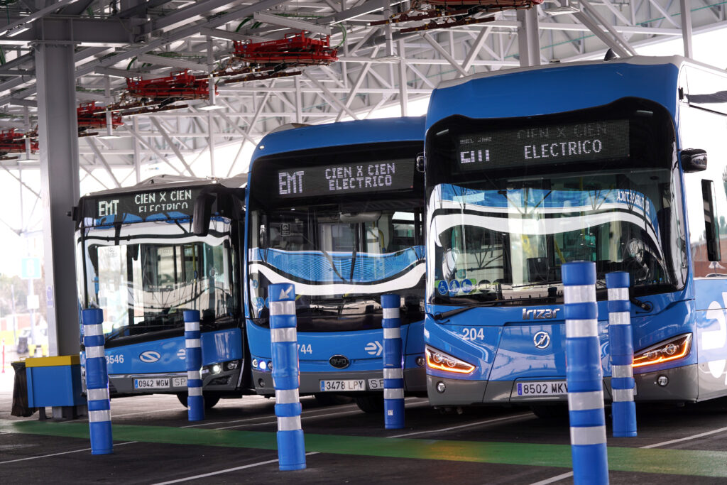 EMT estrena una estación de carga eléctrica capaz de abastecer a 118 autobuses simultáneamente 1