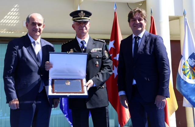 La Policía Nacional recibe la Medalla de Oro de la ciudad de Fuenlabrada 1
